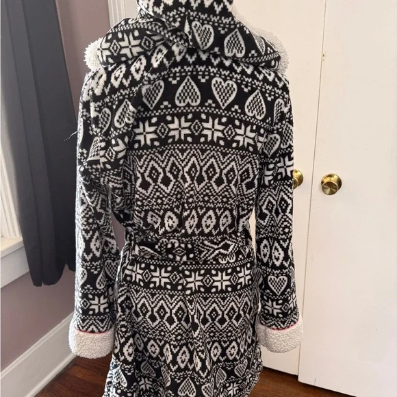 Secret Treasures Soft Comfy Robe With Hearts - Picture 12 of 13